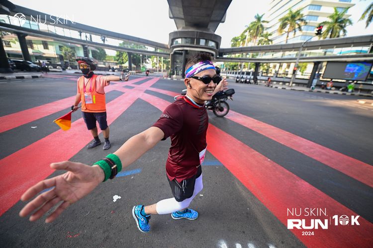 Race photo from Nu Skin Run 10K