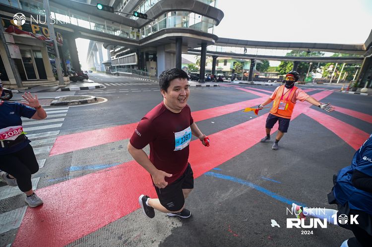 Race photo from Nu Skin Run 10K