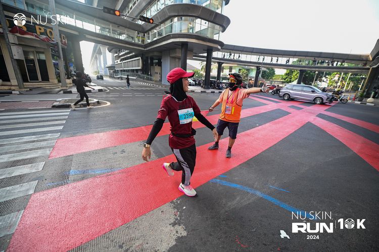 Race photo from Nu Skin Run 10K
