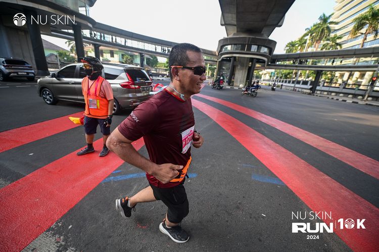Race photo from Nu Skin Run 10K