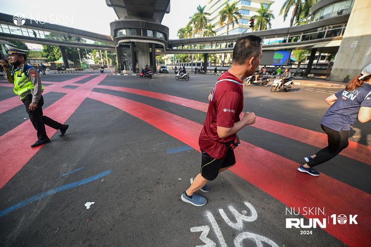 Race photo from Nu Skin Run 10K