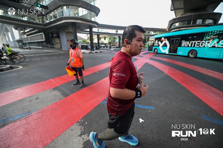 Race photo from Nu Skin Run 10K