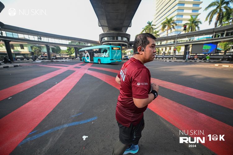 Race photo from Nu Skin Run 10K