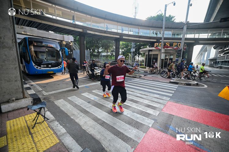 Race photo from Nu Skin Run 10K