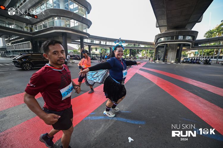 Race photo from Nu Skin Run 10K