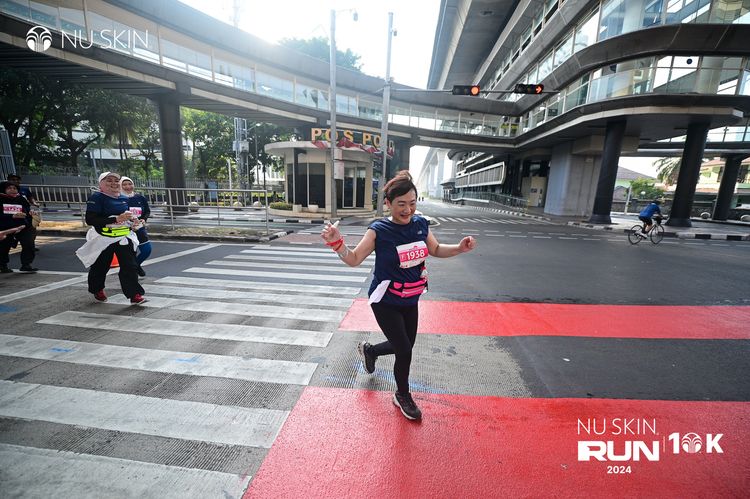 Race photo from Nu Skin Run 10K