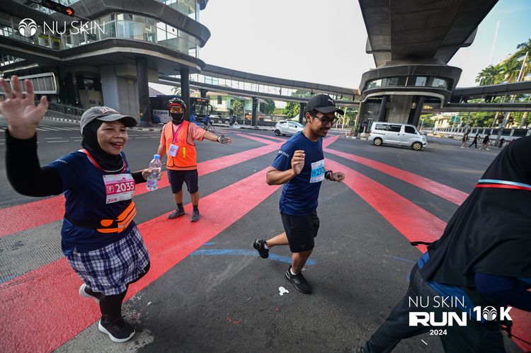 Race photo from Nu Skin Run 10K