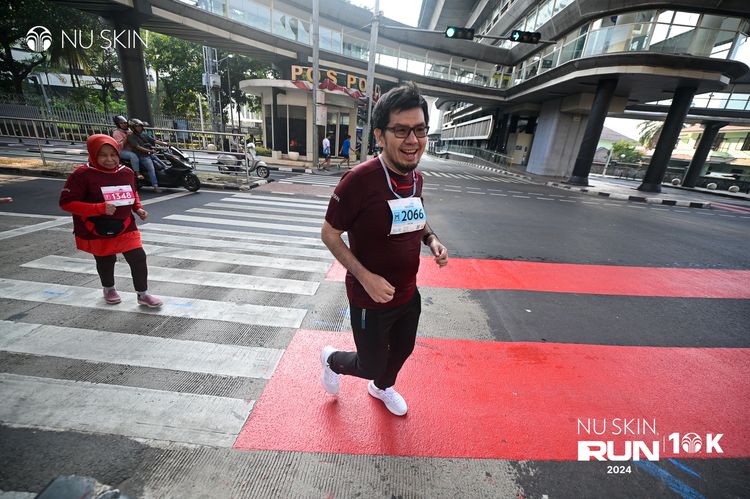 Race photo from Nu Skin Run 10K