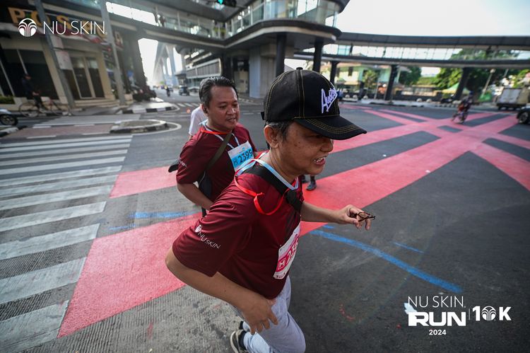 Race photo from Nu Skin Run 10K