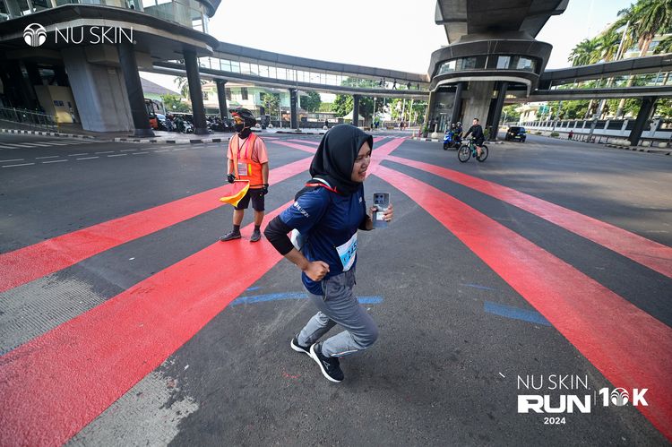 Race photo from Nu Skin Run 10K