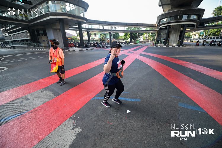 Race photo from Nu Skin Run 10K