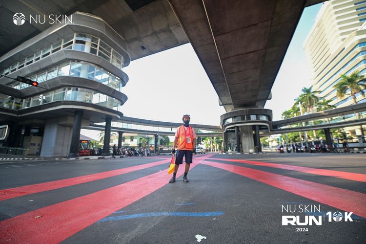 Race photo from Nu Skin Run 10K