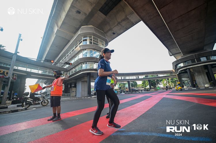 Race photo from Nu Skin Run 10K