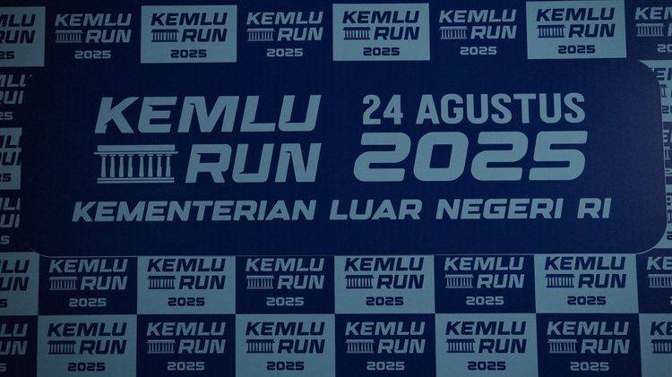 Race photo from KEMLU RUN 2025