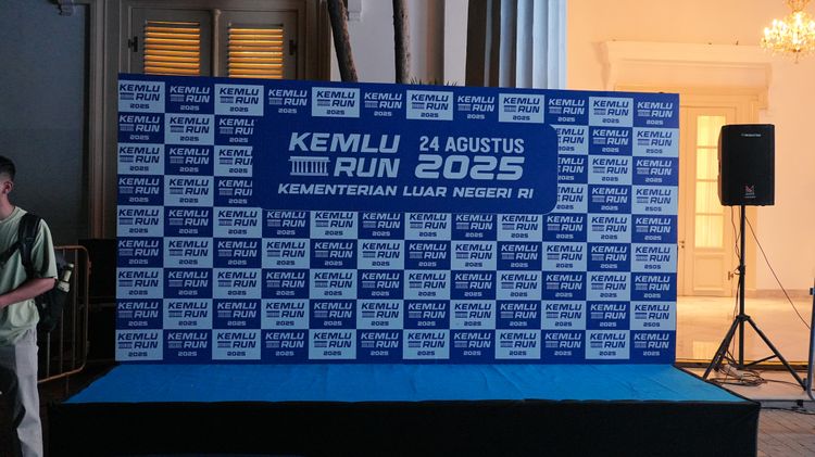 Race photo from KEMLU RUN 2025