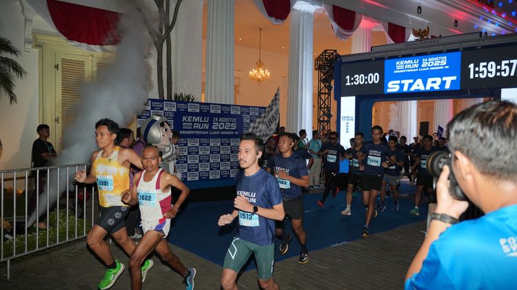 Race photo from KEMLU RUN 2025