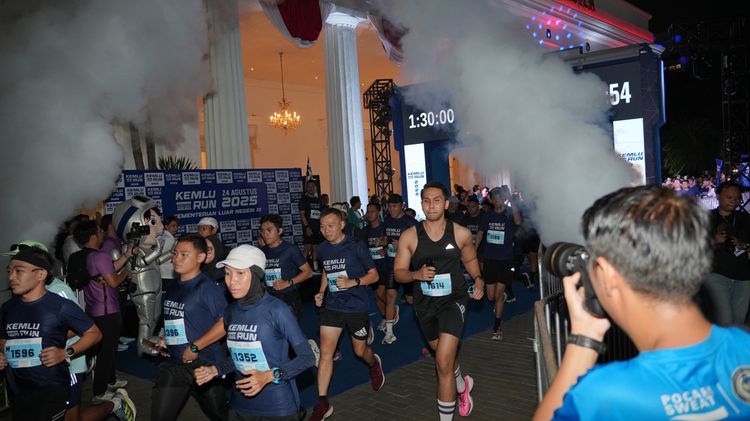 Race photo from KEMLU RUN 2025