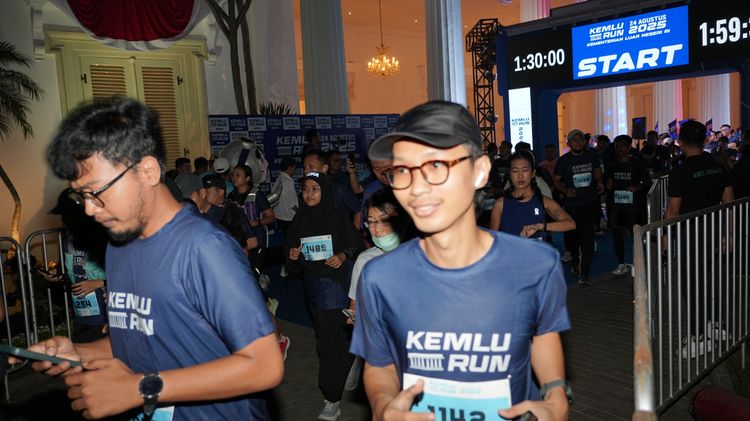 Race photo from KEMLU RUN 2025