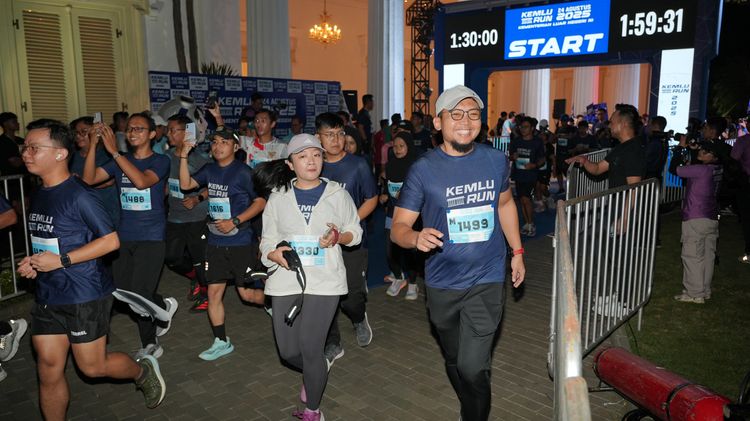 Race photo from KEMLU RUN 2025