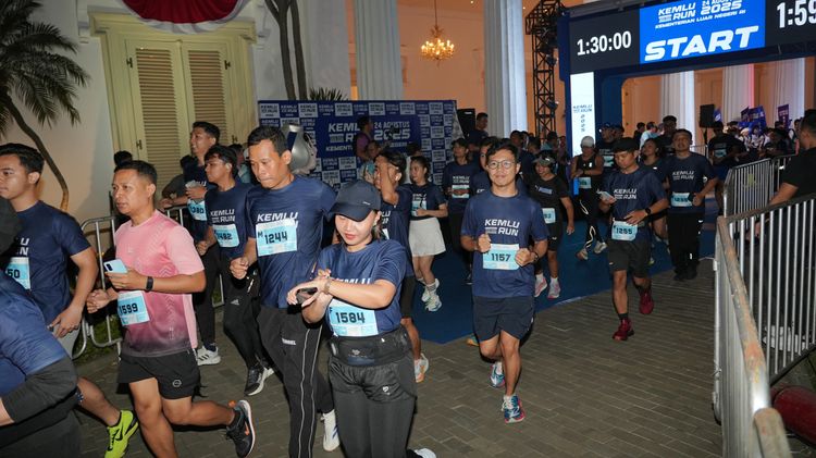 Race photo from KEMLU RUN 2025