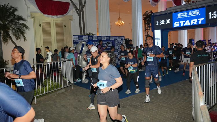 Race photo from KEMLU RUN 2025