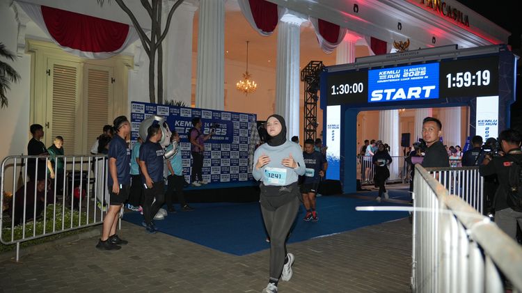 Race photo from KEMLU RUN 2025