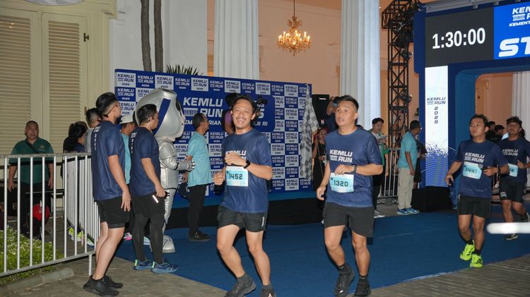 Race photo from KEMLU RUN 2025