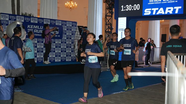 Race photo from KEMLU RUN 2025