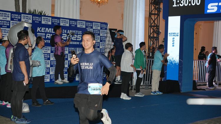 Race photo from KEMLU RUN 2025