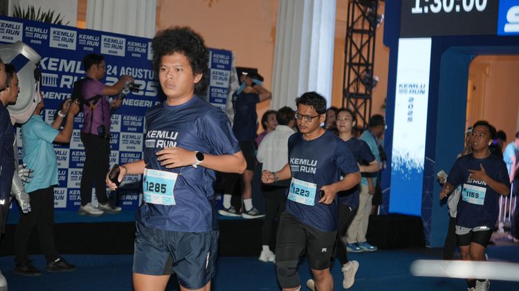 Race photo from KEMLU RUN 2025