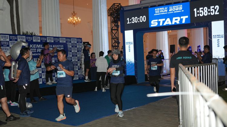Race photo from KEMLU RUN 2025