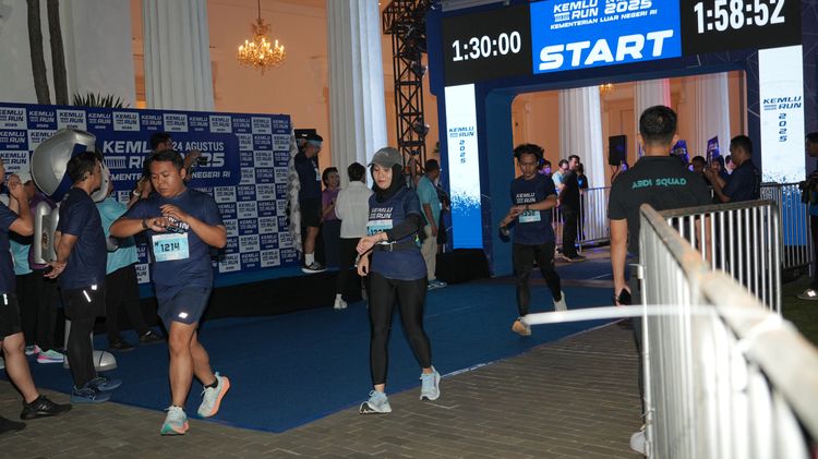 Race photo from KEMLU RUN 2025