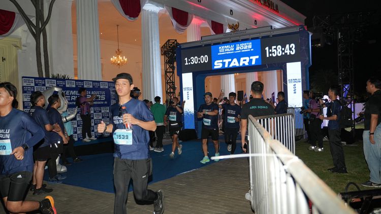 Race photo from KEMLU RUN 2025