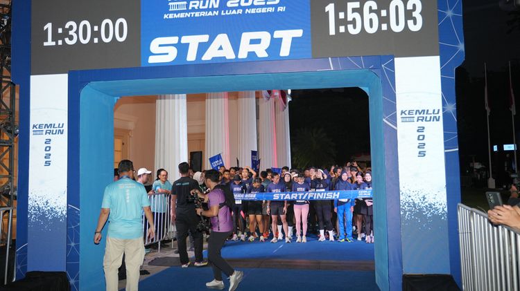 Race photo from KEMLU RUN 2025