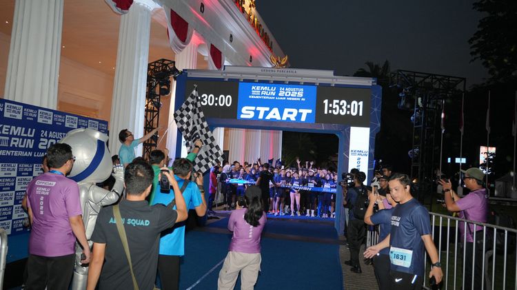 Race photo from KEMLU RUN 2025