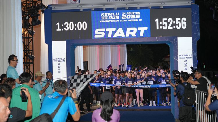 Race photo from KEMLU RUN 2025