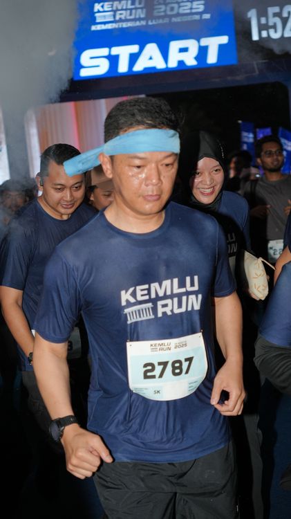 Race photo from KEMLU RUN 2025