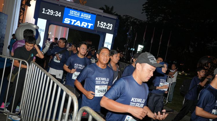 Race photo from KEMLU RUN 2025