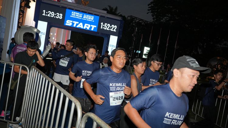 Race photo from KEMLU RUN 2025