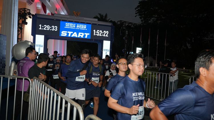 Race photo from KEMLU RUN 2025