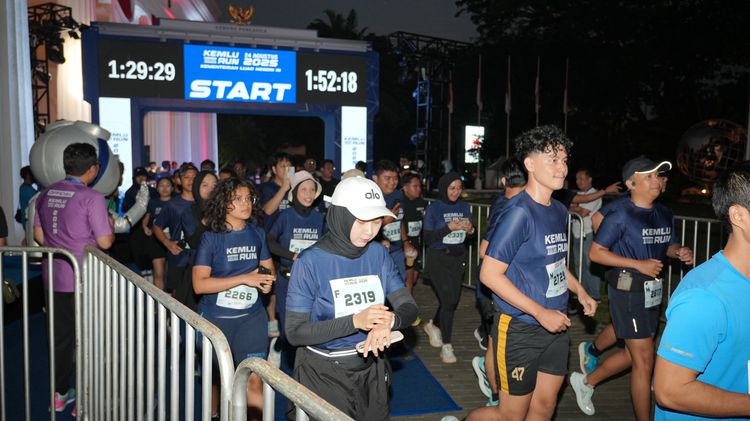 Race photo from KEMLU RUN 2025