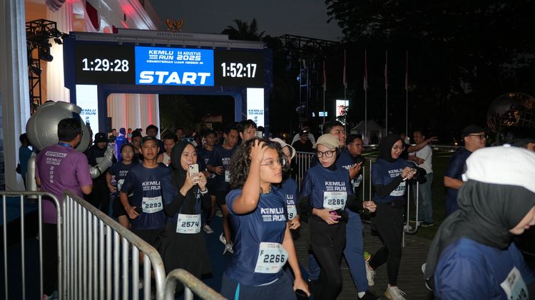 Race photo from KEMLU RUN 2025