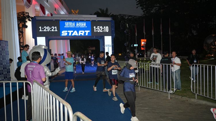 Race photo from KEMLU RUN 2025
