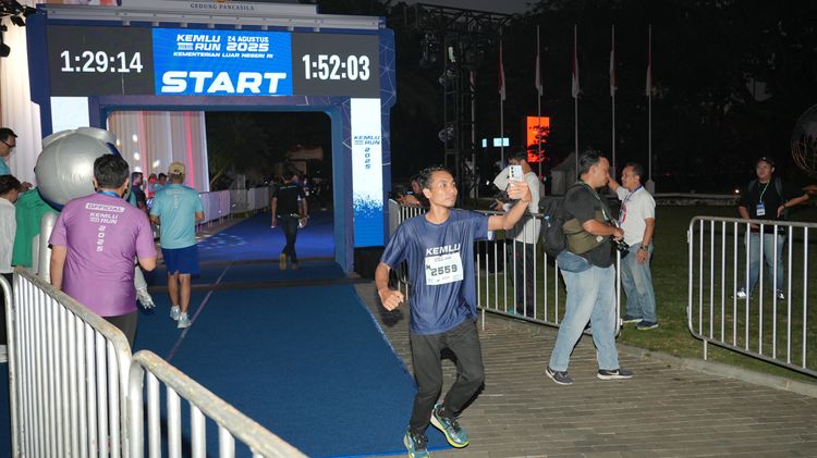 Race photo from KEMLU RUN 2025