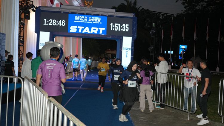 Race photo from KEMLU RUN 2025