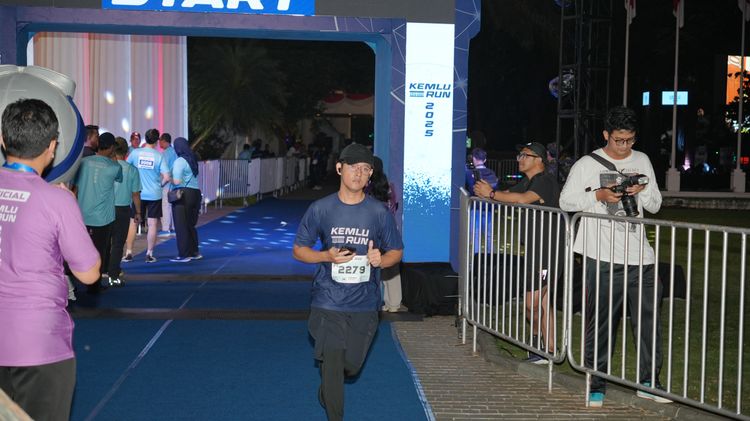 Race photo from KEMLU RUN 2025