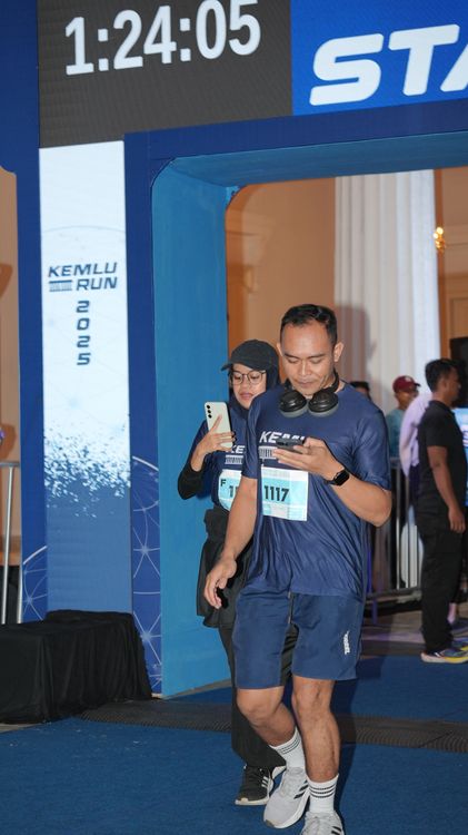 Race photo from KEMLU RUN 2025
