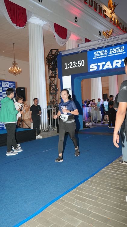 Race photo from KEMLU RUN 2025