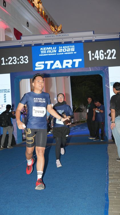 Race photo from KEMLU RUN 2025