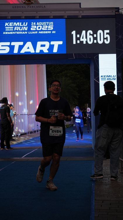Race photo from KEMLU RUN 2025